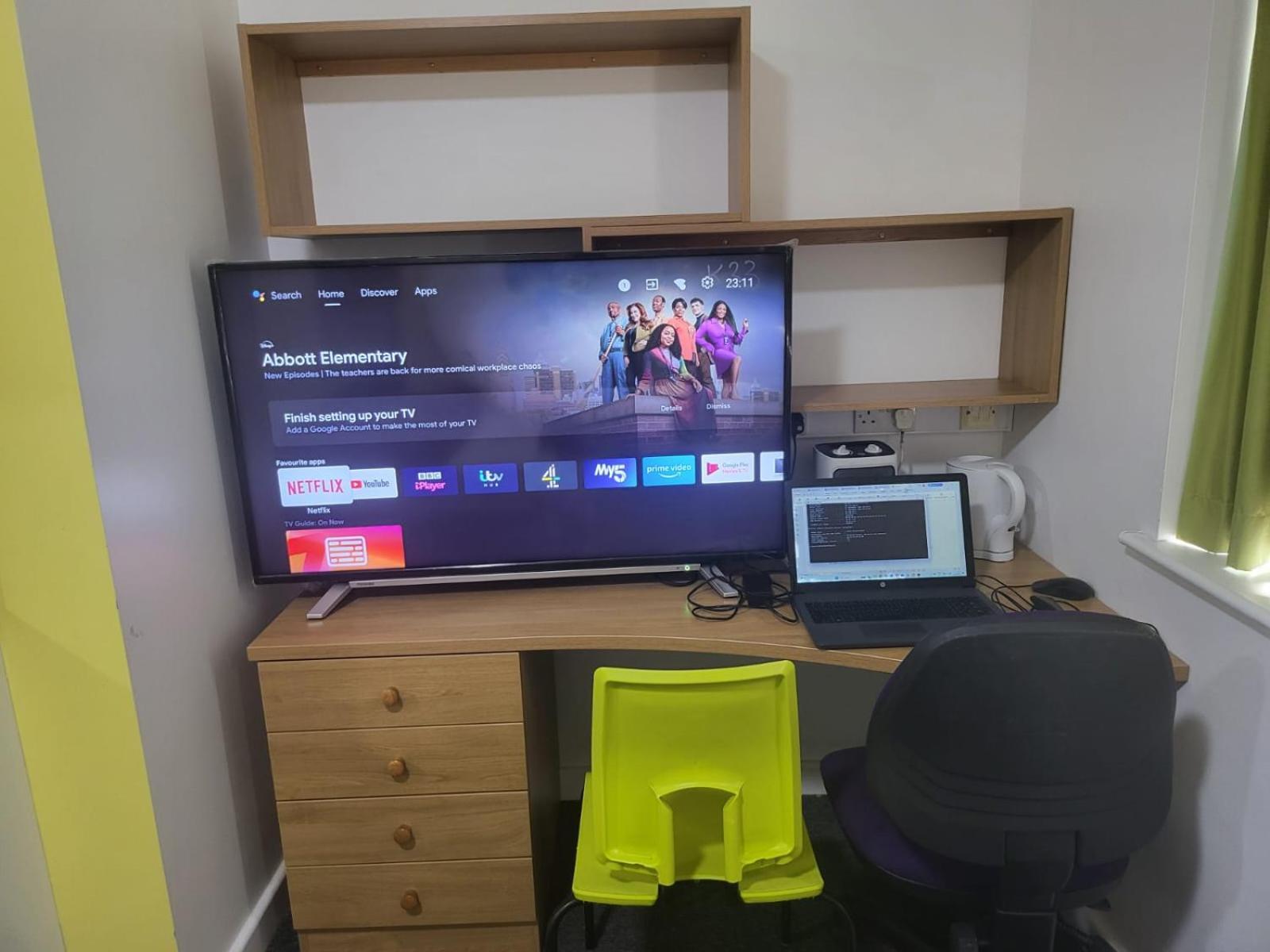 Apartment Comfort Meets Convenience *